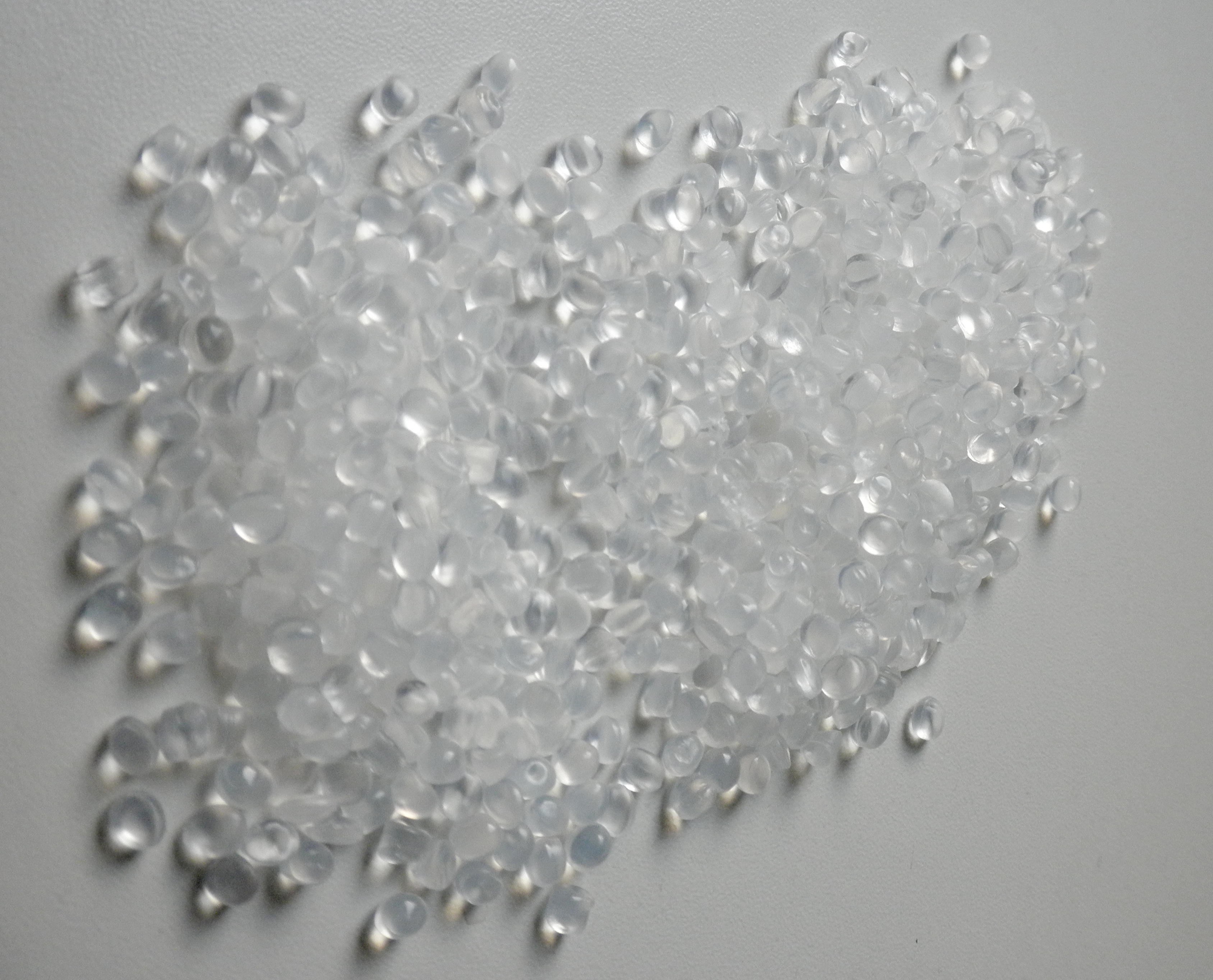 پلیاتیلن (Polyethylene) چیست و چه کاربردهایی دارد؟ آشنایی با قهرمانِ بیادعای دنیای پلیمرها